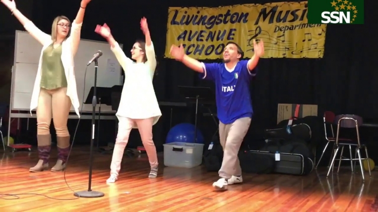 Alyssa Rehearses for Show