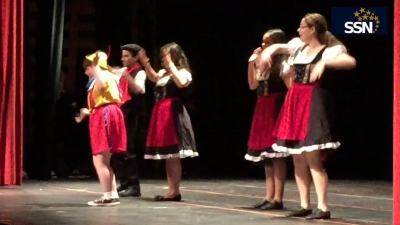 Andrew Performs "I've Got No Strings"